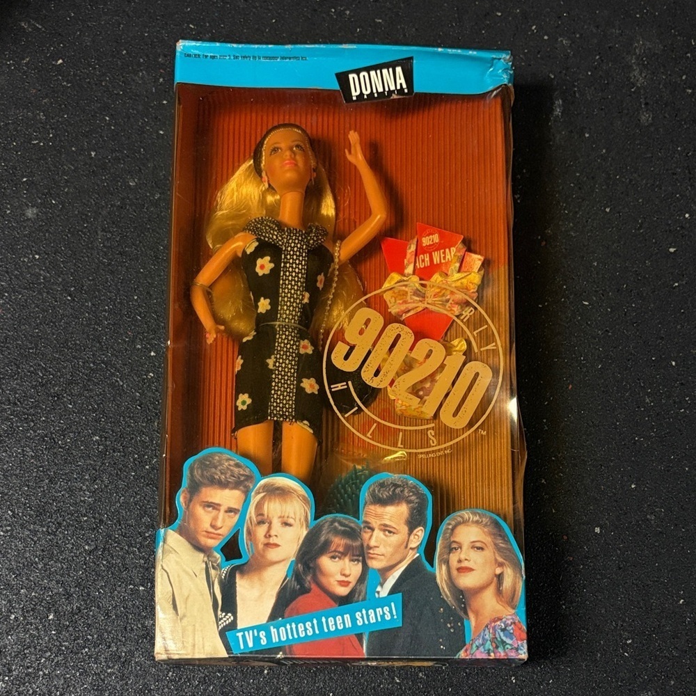Donna Vintage 90210 Doll with Black Dress